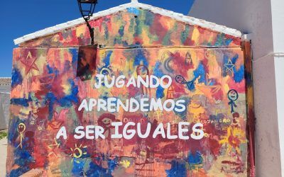 El CAI luce un Mural por la Igualdad diseño la artista Zaida Escobar y pintado por los niños y niñas de Villahermosa